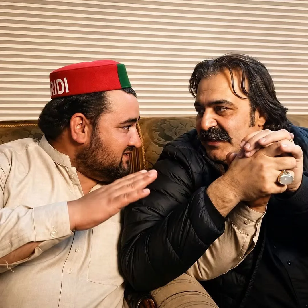 پی ٹی آئی کارکن کا رینجرز پر حملہ — image 3